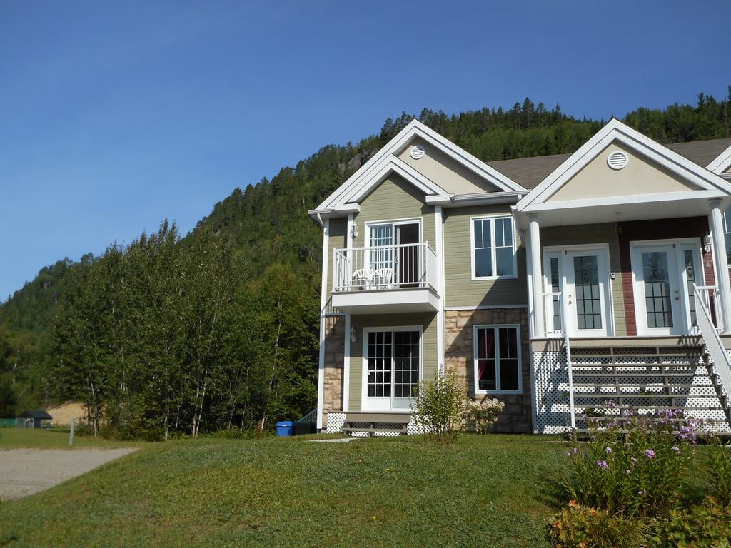 Condo Mont-Edouard LʼAnse-Saint-Jean Esterno foto